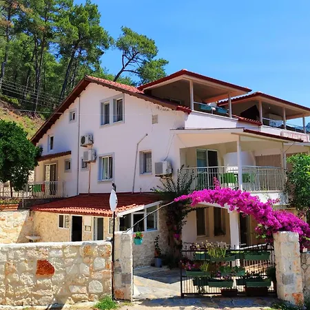 Bucak & Aparthotel 2*